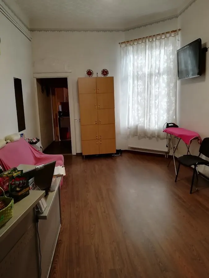 Play Hostel Λβιβ 0*,