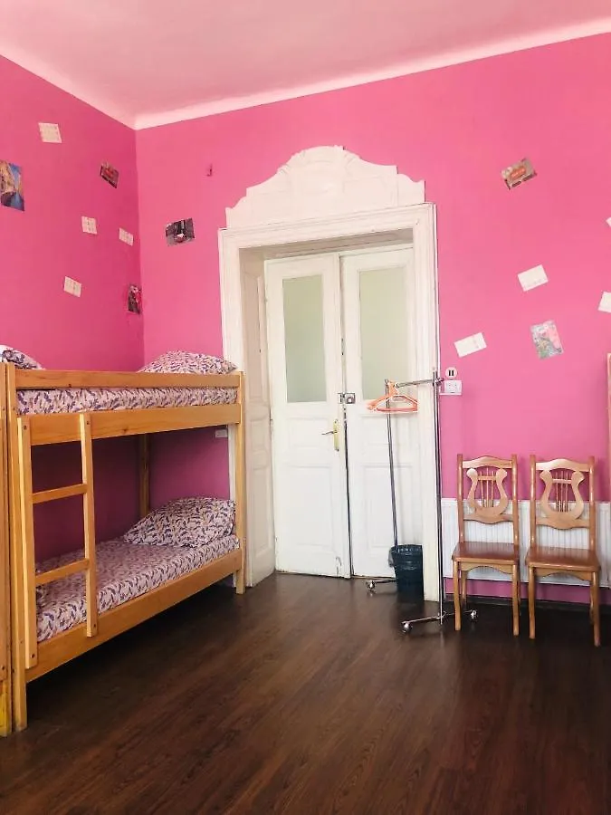 לבוב Play Hostel