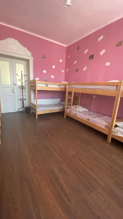 לבוב Play Hostel