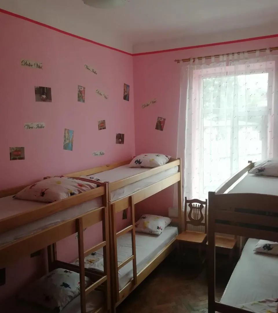 לבוב Play Hostel